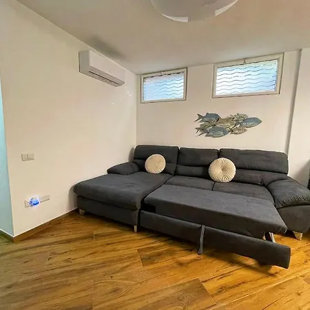 アパート Scirocco クアルトゥ・サンテーレナ